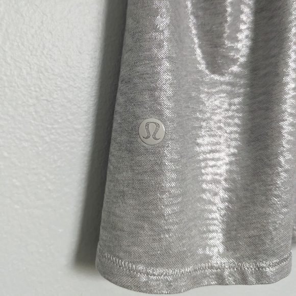 Lululemon All Tied Up Tank Scoop in Heathered Light Grey Size 8 - Picture 3 of 5